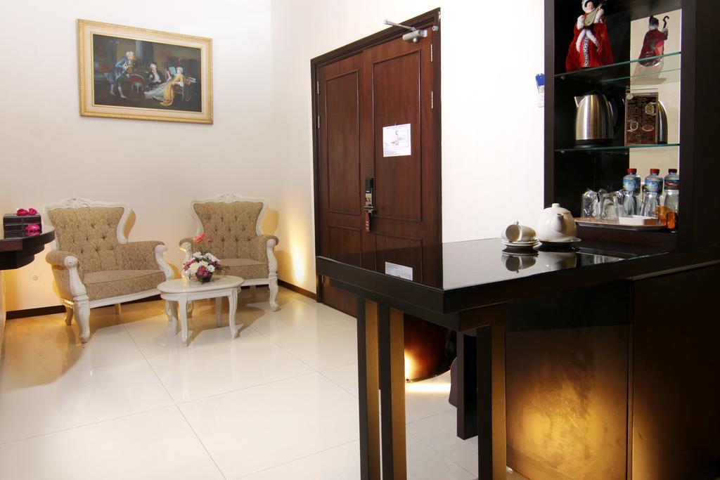 เดอะ อาเลียนเต โฮเทล Hotel มะลัง ภายนอก รูปภาพ