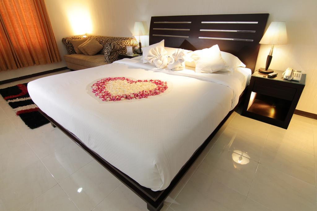 เดอะ อาเลียนเต โฮเทล Hotel มะลัง ภายนอก รูปภาพ
