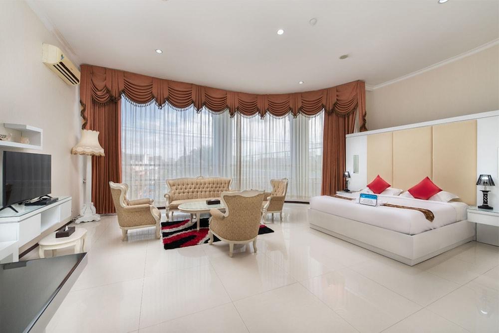 เดอะ อาเลียนเต โฮเทล Hotel มะลัง ภายนอก รูปภาพ