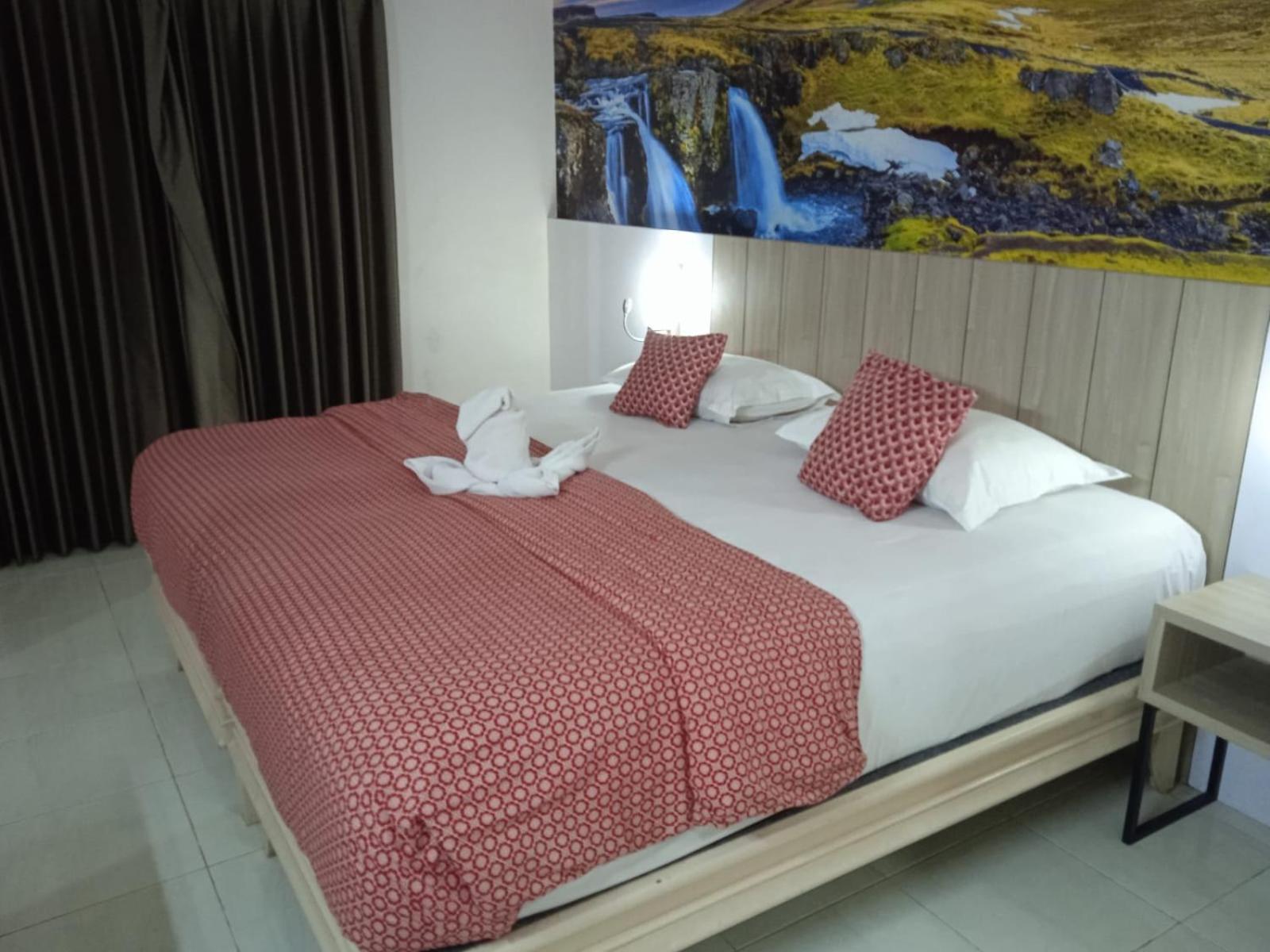 เดอะ อาเลียนเต โฮเทล Hotel มะลัง ภายนอก รูปภาพ